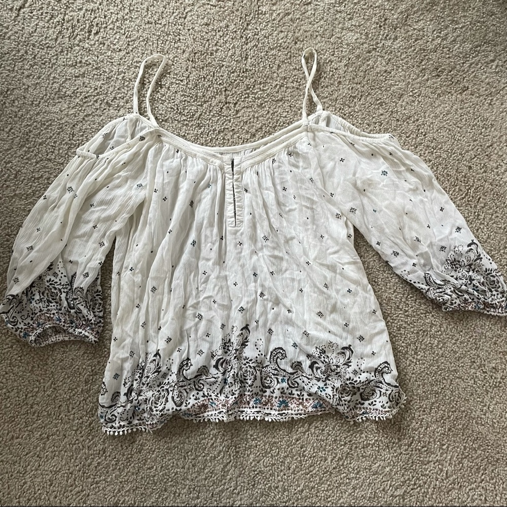 UO Cold Shoulder Flowy Top